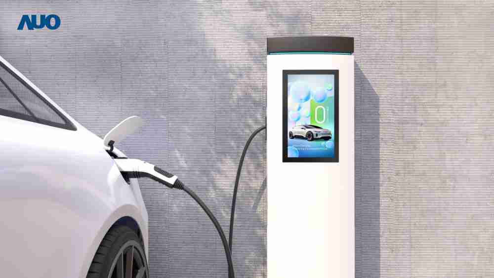 友達〝EVSE車用充電樁解決方案〞專為電動汽車充電樁設計，，具有高亮度、、、、克服戶外艱難環境的耐溫、、、耐紫外線等特性，，，並搭載散熱性及擴充性強的高效能工業電腦，，，可實現人機互動訴求，，，如資訊顯示、、、、支付等應用