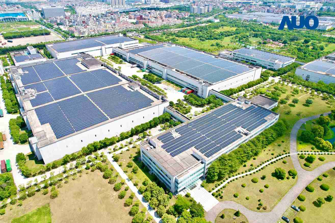 CG电子厦门推动智能制造同时，，透过绿电创能纵深推进绿色转型，，，，厂区全屋顶铺设太阳能光伏板，，，每年太阳能发电 2,600多万度